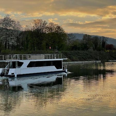 Отель Kl Moselboote - Hausboot Niara Бернкастель-Кюс Экстерьер фото